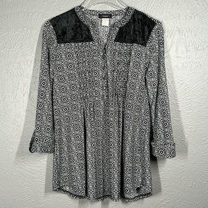 Cocomo Black & White Patterned 3/4 Sleeve Blouse Top Women's Size Medium